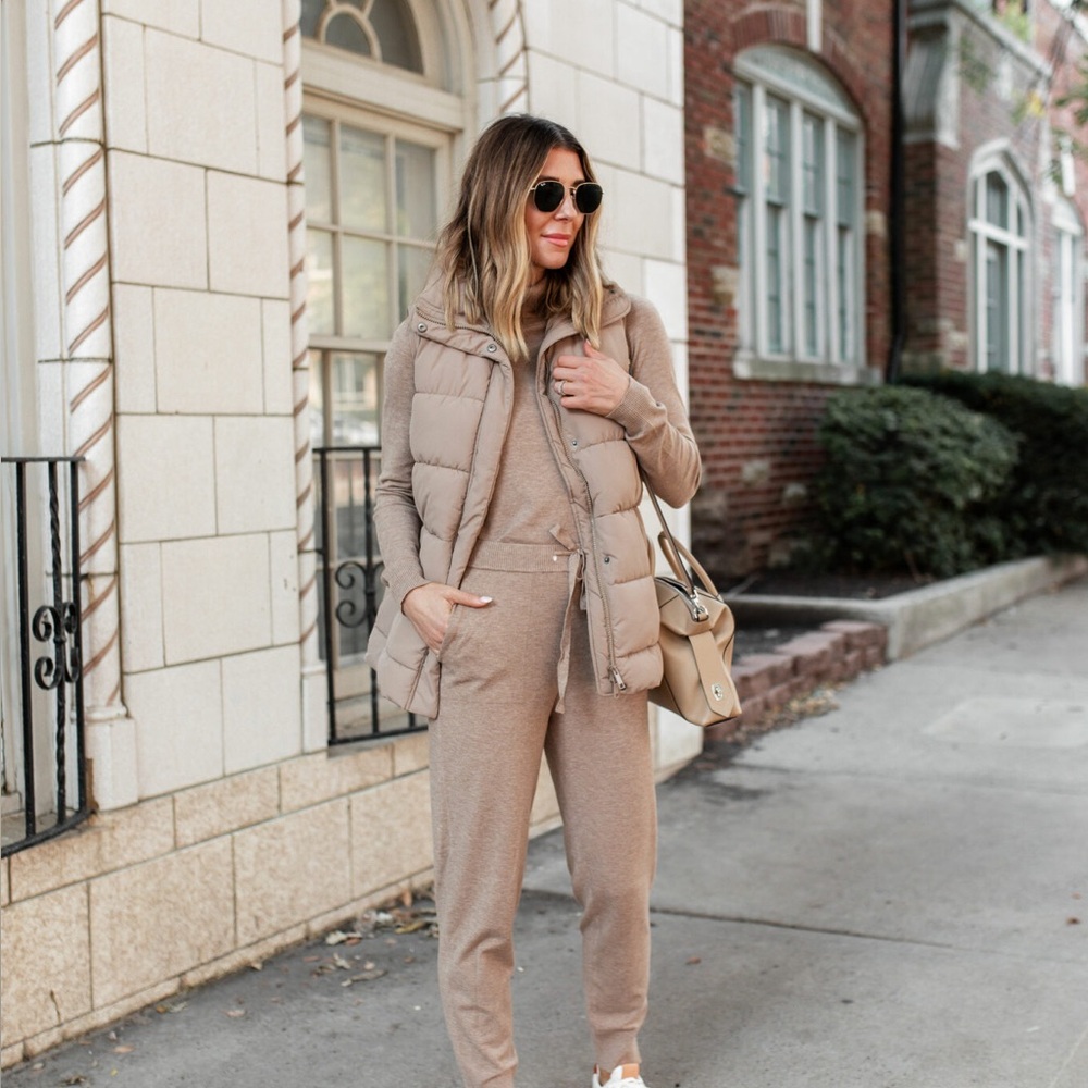 Women's Tan Puffer Vest
